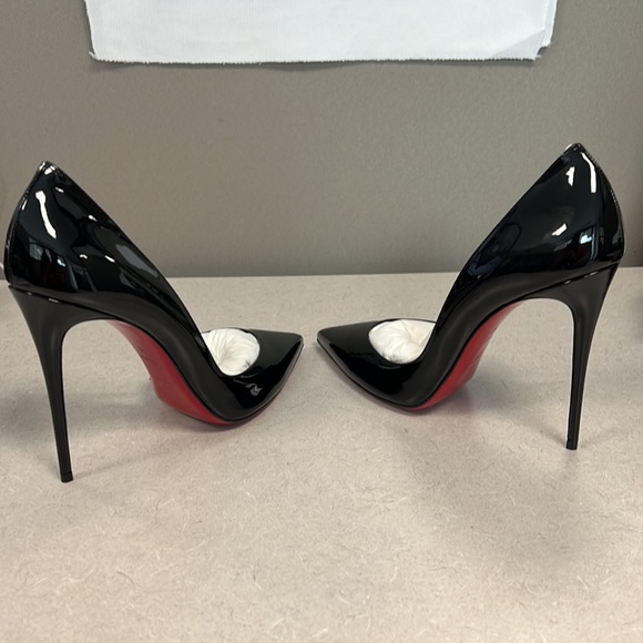 Christian Louboutin Iriza Open-Side Red Sole Pump. Women’s 12. Never worn. - Picture 7 of 9